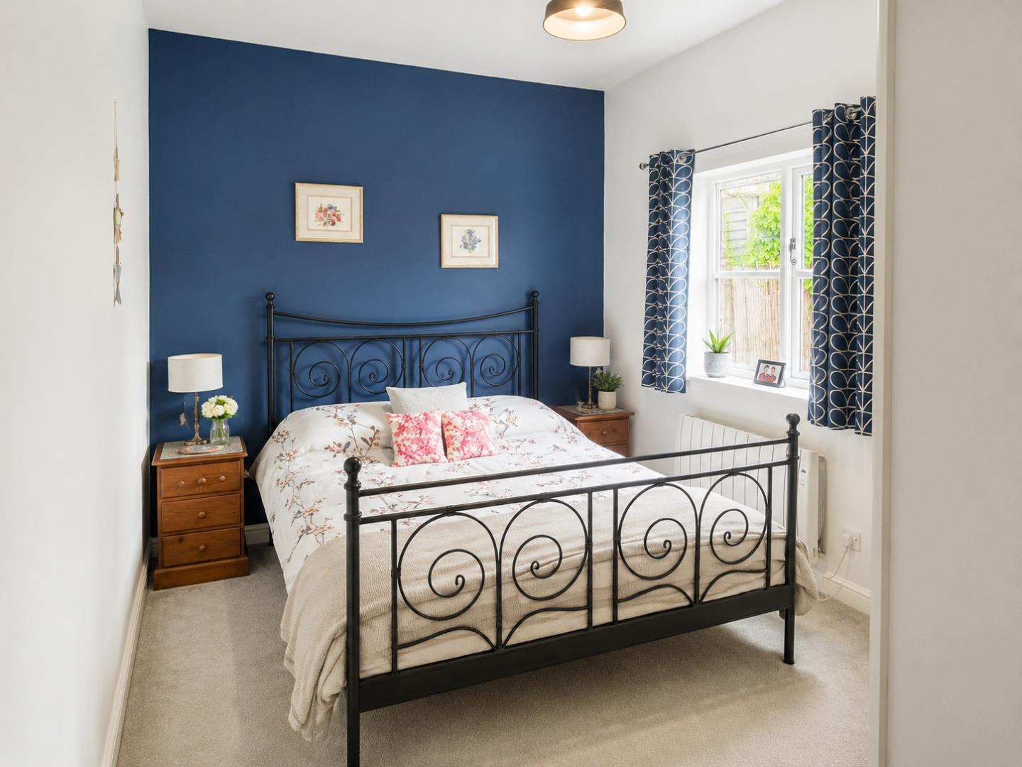 4 Bed, 2 Bath Property For Sale in Model Farm, Combs, IP14 2JG